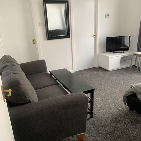 Ashton-under-Lyne New 2 Bedroom Apartment In Greater Manchester מראה חיצוני תמונה